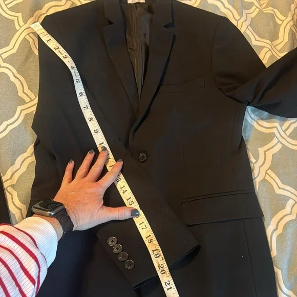 Boys Calvin Klein black 2 piece suit. 14 regular. 2 piece suit. Great basic suit - Picture 15 of 17